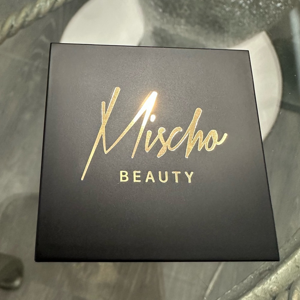Mischo Beauty single blush